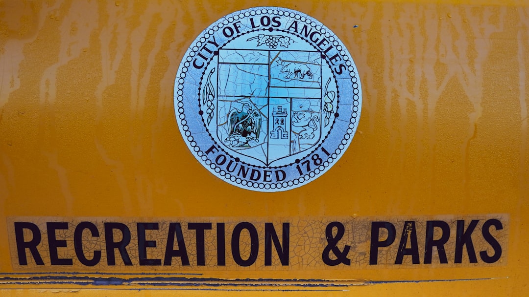 Logotipo Redondo Branco E Preto OfL0fzSRDfk