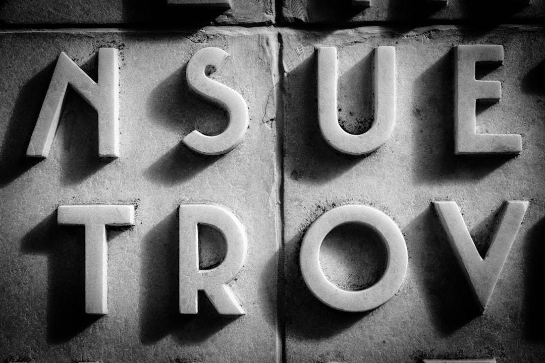 Foto Em Close up Do Texto Trov 9UWXNSbEuYw